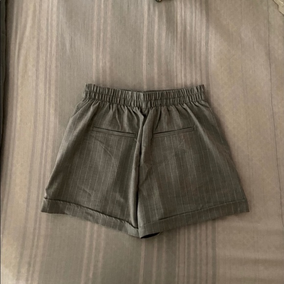 Grey Bershka Mini Shorts - Picture 4 of 4